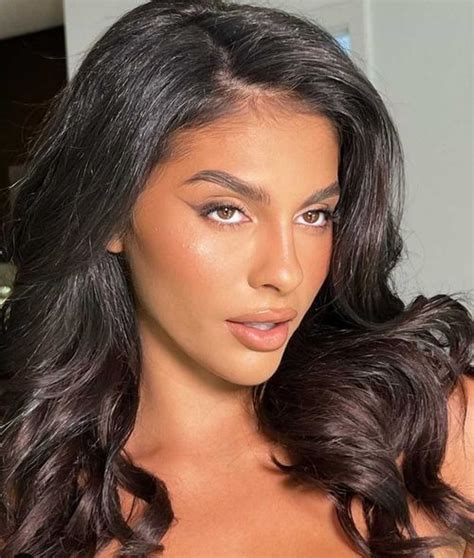 Amanda Trivizas: Hottie Wild Babe .
